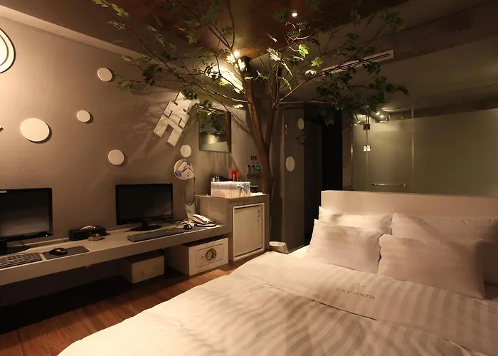 Nine Star Hotel