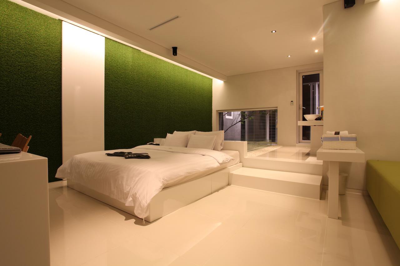 Nine Star Motel 2*